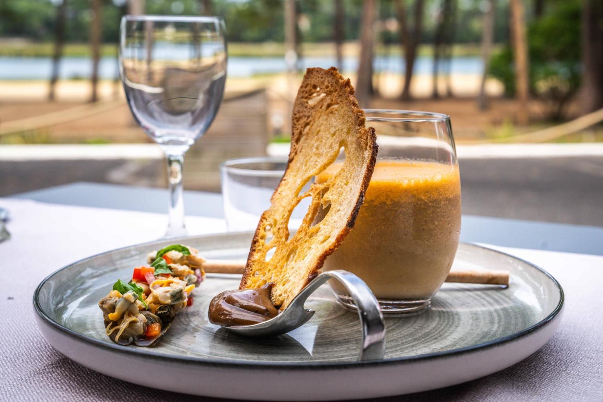 Hotel Logis Lacotel
