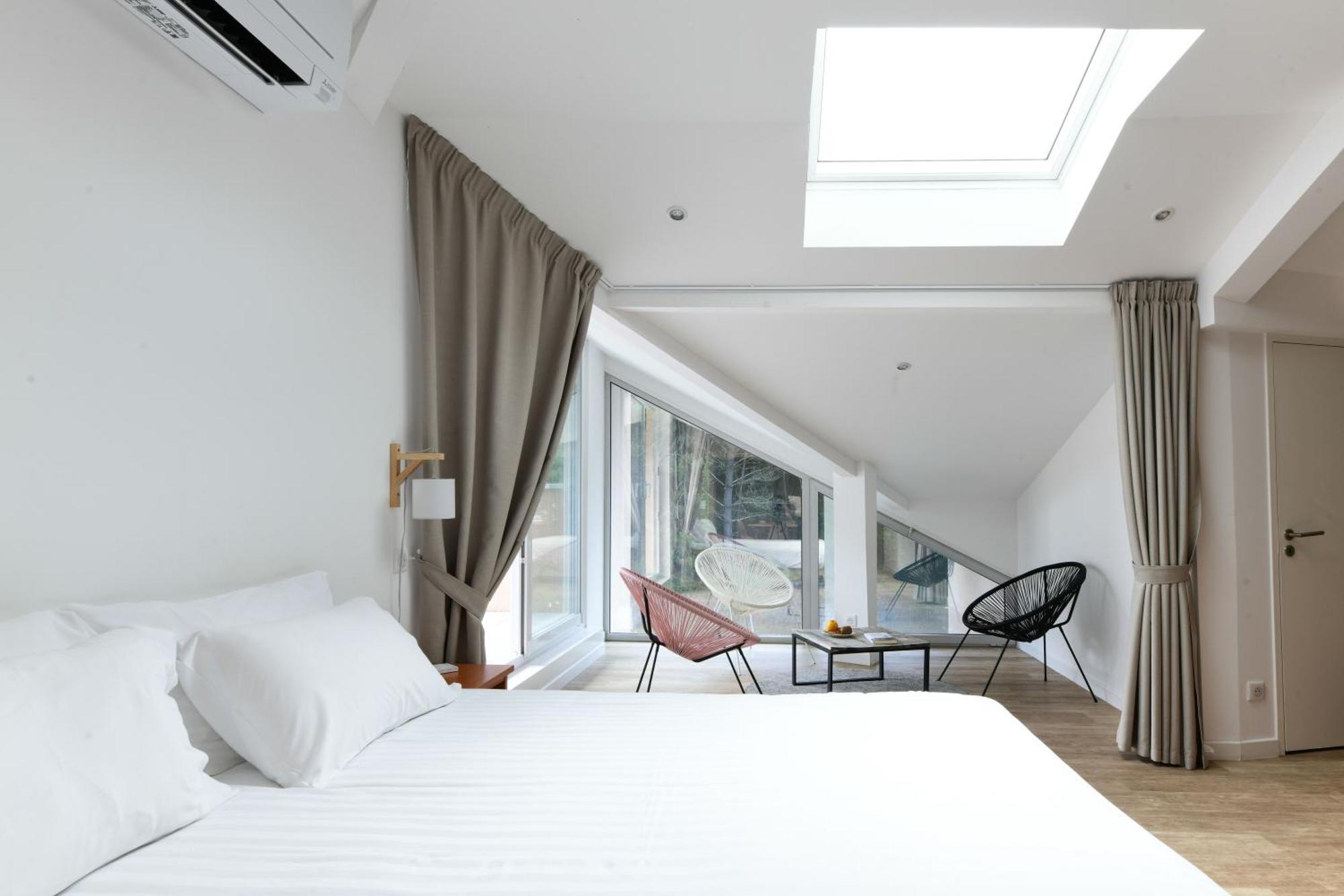 Logis Lacotel 3*