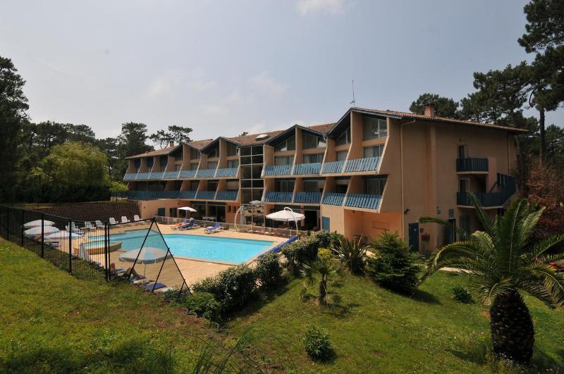 Hotel Logis Lacotel 3*