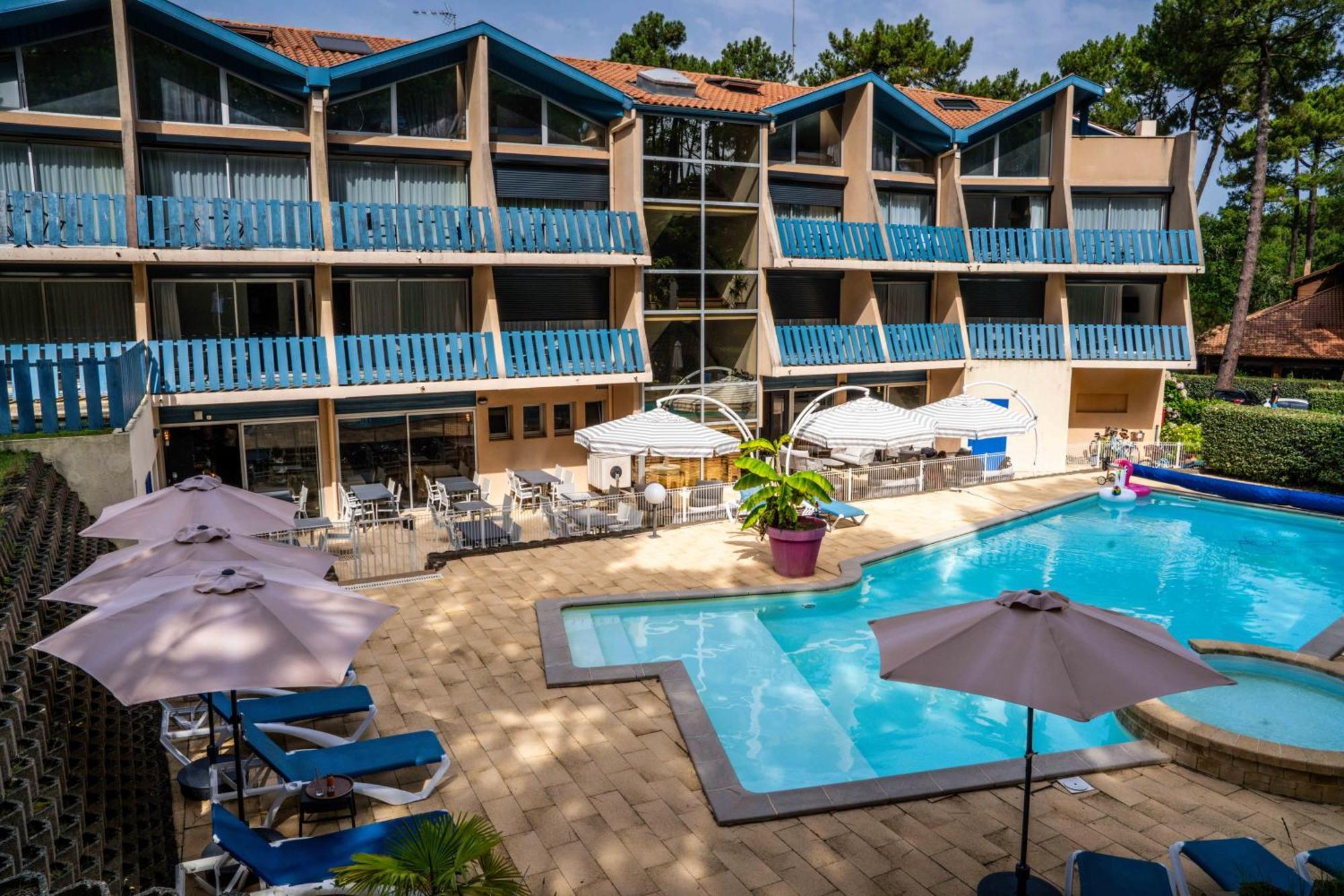 Logis Lacotel Hotel 3*