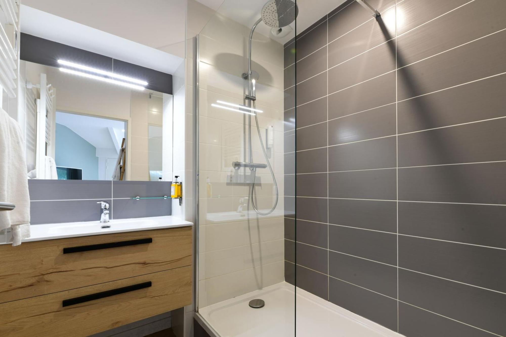 Logis Lacotel Hotel 3*