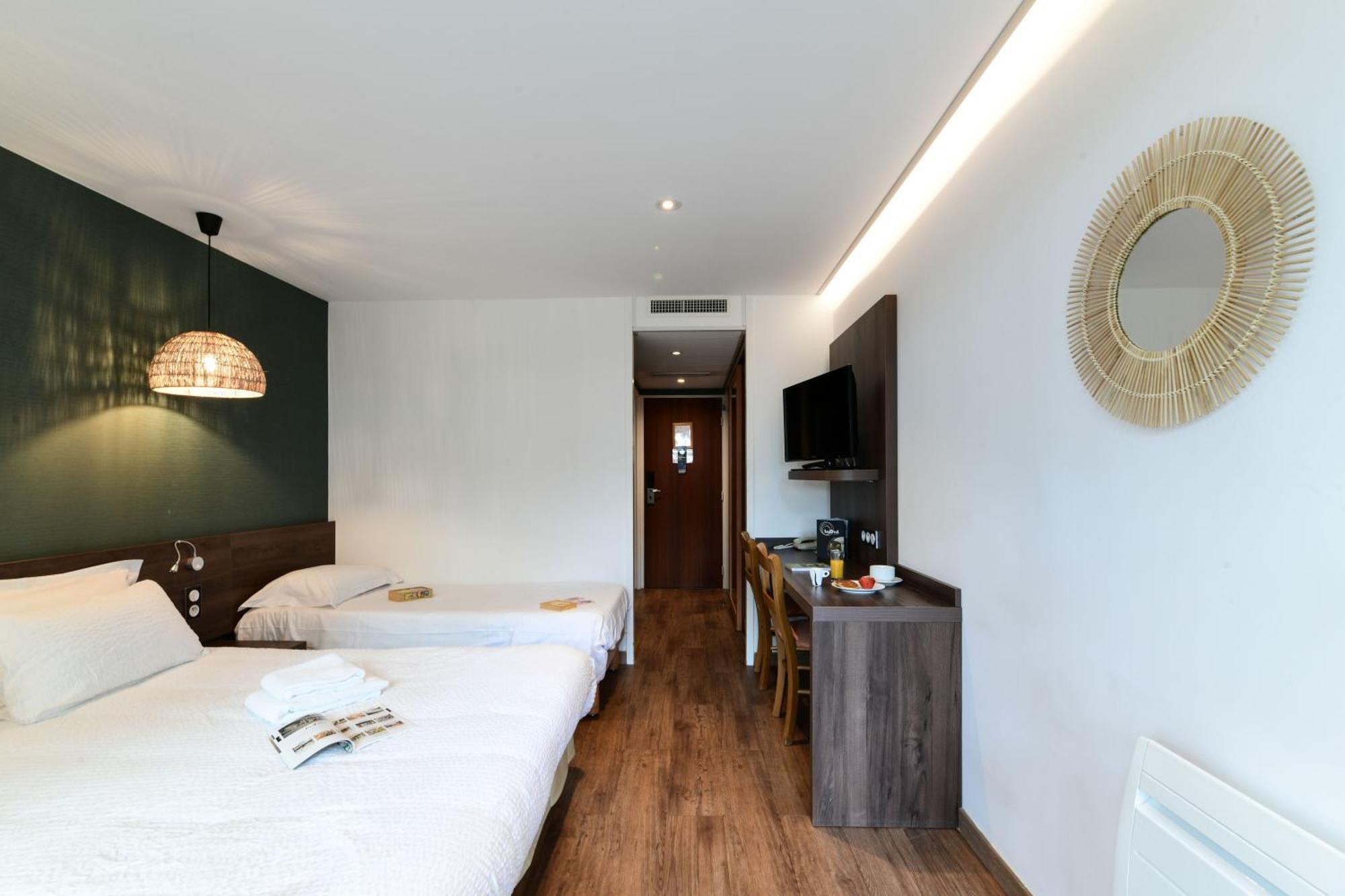 Logis Lacotel 3*